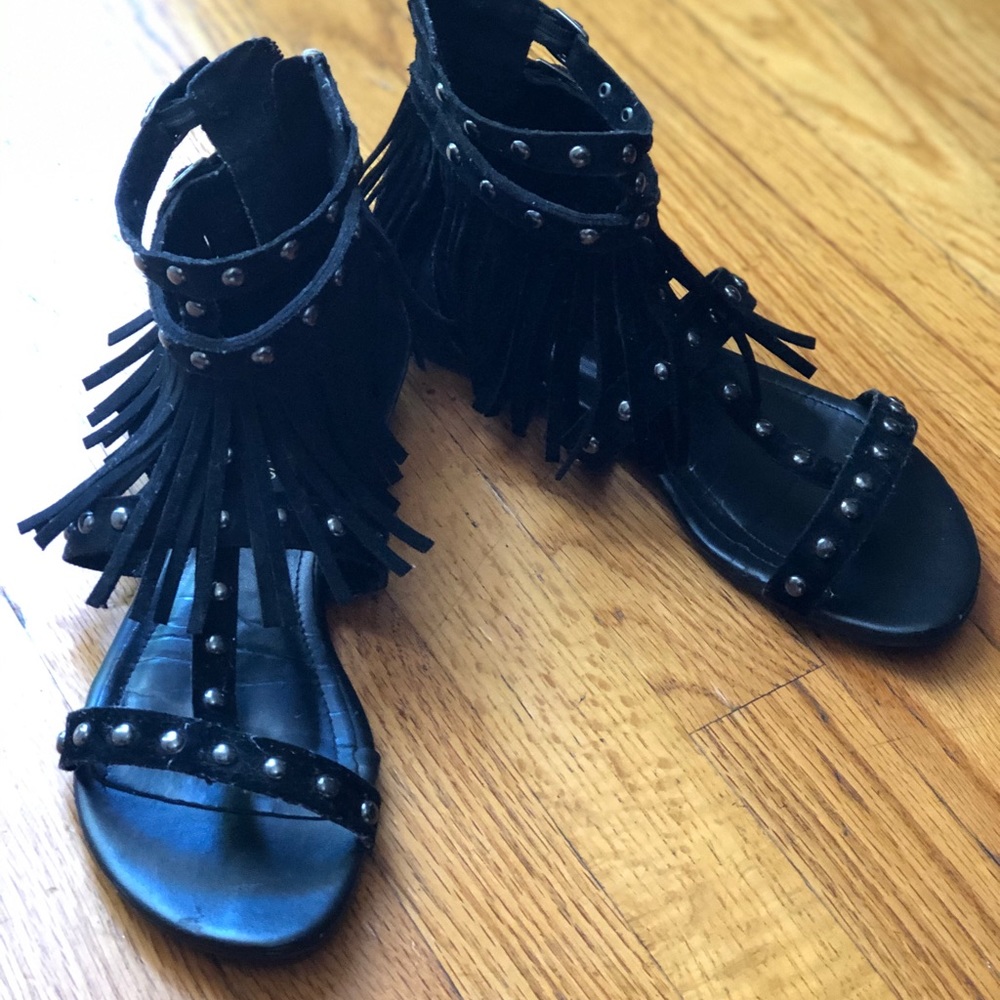 Cute fringe black sandals